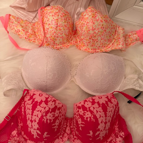 COPY - Victoria Secret Bra - Picture 2 of 9